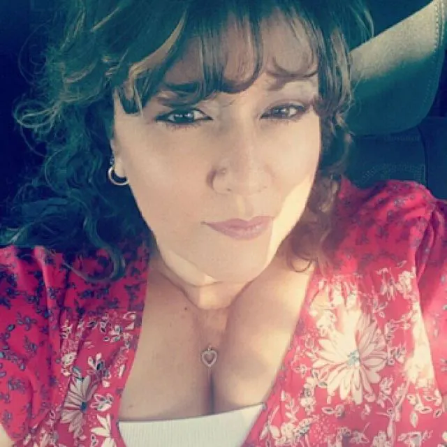 memyselfi image 0